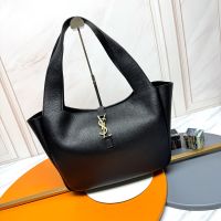 Saint Laurent Bea Tote In Grained Leather Black/Gold