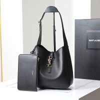 Saint Laurent Small Le 5 A 7 Supple Bag In Leather Black/Gold