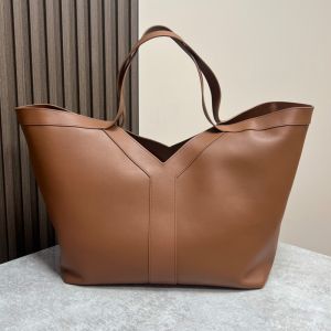 Saint Laurent Y Tote In Calfskin Brown