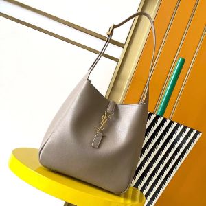 Saint Laurent Small Le 5 A 7 Supple Bag In Grained Leather Apricot/Gold