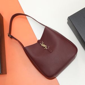 Saint Laurent Small Le 5 A 7 Supple Bag In Grained Leather Burgundy/Gold