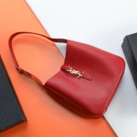 Saint Laurent Small Le 5 A 7 Supple Bag In Grained Leather Red/Gold